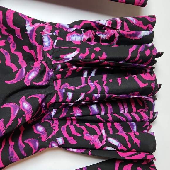 Kardashian Kollection wrap style pleated peplum animal print top Size-XS - Picture 5 of 7